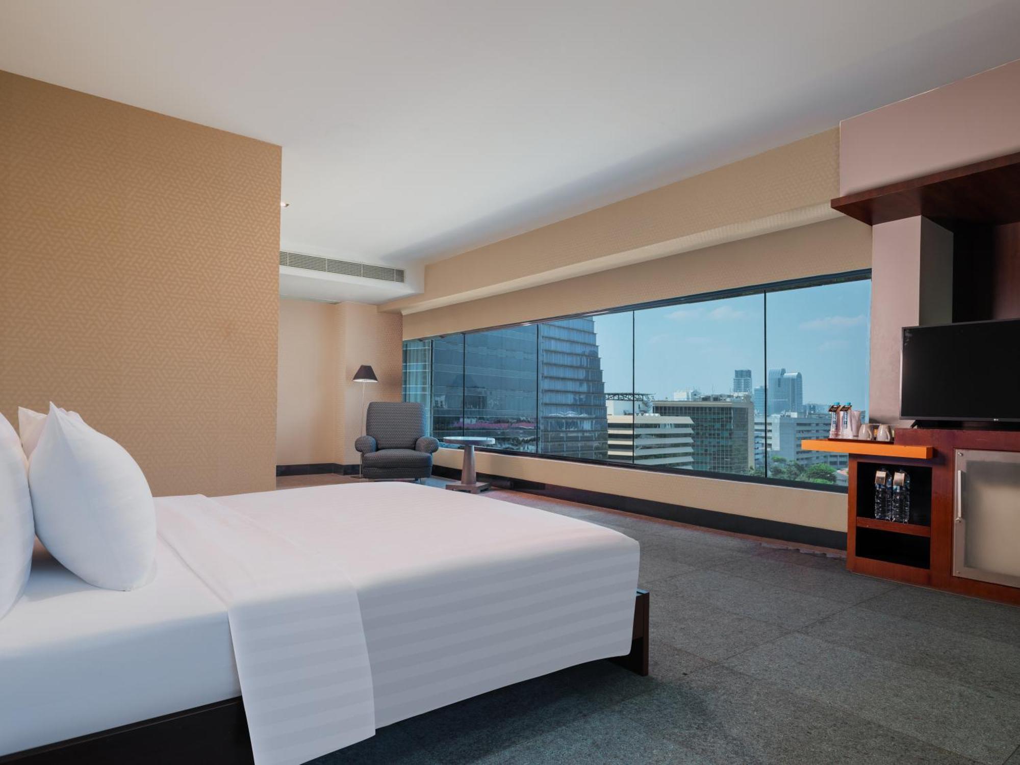 Manhattan Hotel Jakarta Hotel